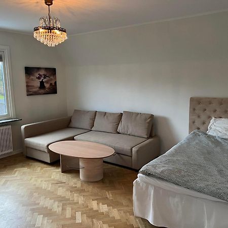 Haerligt Stort Boende I Perfekt Laege Boras Exterior photo